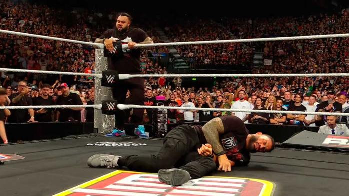 Roman Reigns y Bronson Reed calientan su lucha en Clash in Paris a golpes en Raw Roman Reigns y Bronson Reed calientan su lucha en Clash in Paris a golpes en Raw