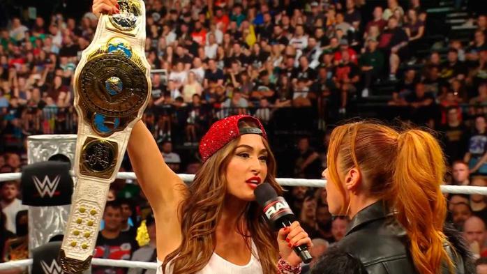 Becky Lynch y Nikki Bella se enfrentarán en WWE Clash in Paris Becky Lynch y Nikki Bella se enfrentarán en WWE Clash in Paris
