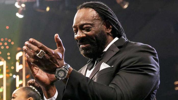 Booker T cuestiona el rumbo de AEW por el spot cómico en Forbidden Door Booker T cuestiona el rumbo de AEW por el spot cómico en Forbidden Door