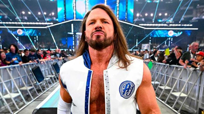 El Hijo de AJ Styles cree que Triple H ha faltado al respeto a su padre