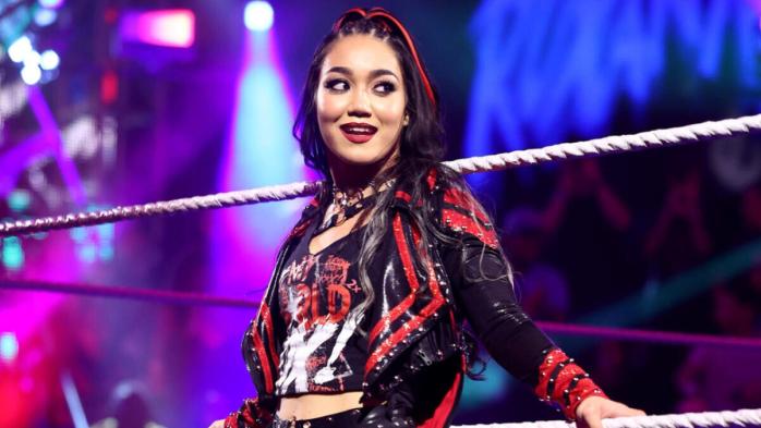 Roxanne Perez revive su infancia posando con AJ Lee