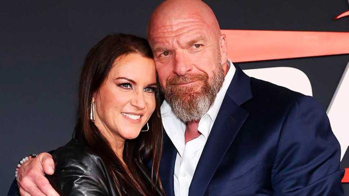WWE, molesta por las imágenes vacacionales de Triple H y Stephanie McMahon en Grecia WWE, molesta por las imágenes vacacionales de Triple H y Stephanie McMahon en Grecia
