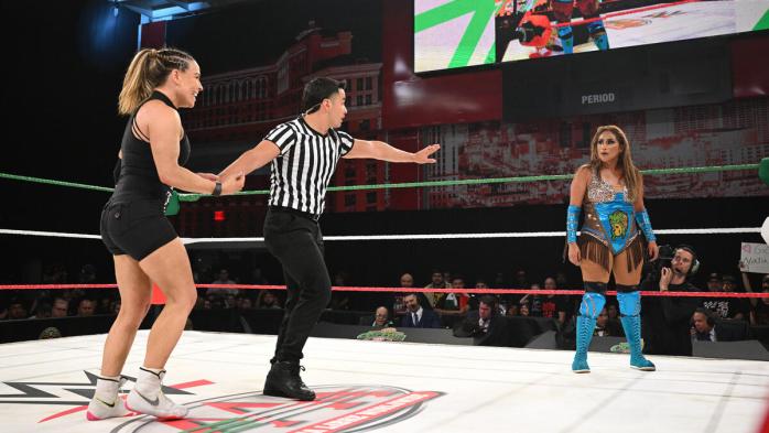 Natalya vence a Faby Apache en Worlds Collide Las Vegas Natalya vence a Faby Apache en Worlds Collide Las Vegas