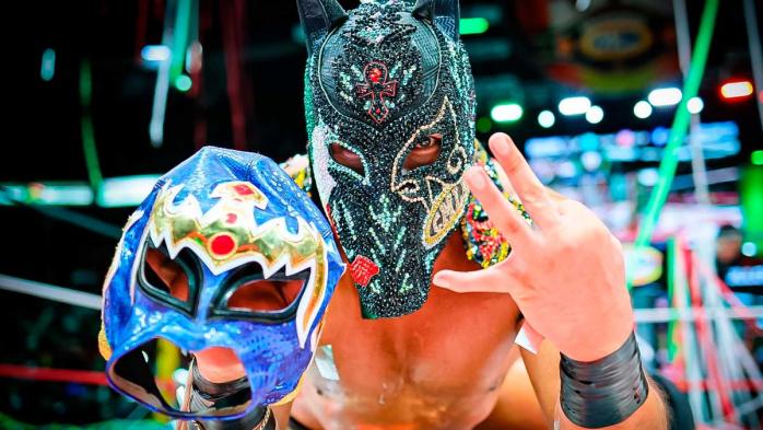 El Valiente pierde su máscara en CMLL 92 Aniversario El Valiente pierde su máscara en CMLL 92 Aniversario