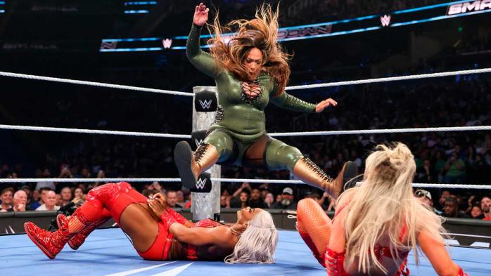 Vuelven a culpar a Nia Jax de lesionar a una compañera de vestuario en WWE