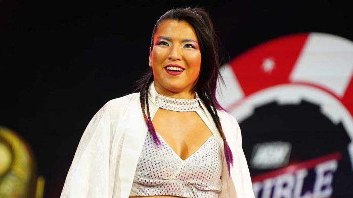 Hikaru Shida apunta a su regreso a AEW tras resolver sus problemas de visado