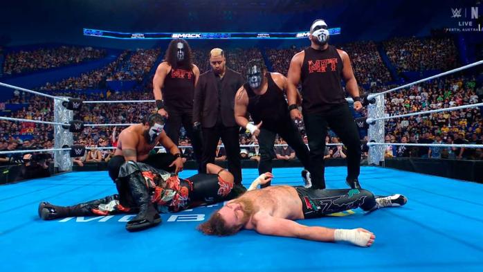 Los MFT regresan a SmackDown y atacan a Sami Zayn Los MFT regresan a SmackDown y atacan a Sami Zayn