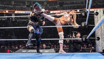 Charlotte Flair vs. Asuka 