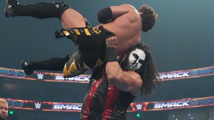 The MFT se imponen a Motor City Machine Guns en SmackDown The MFT se imponen a Motor City Machine Guns en SmackDown