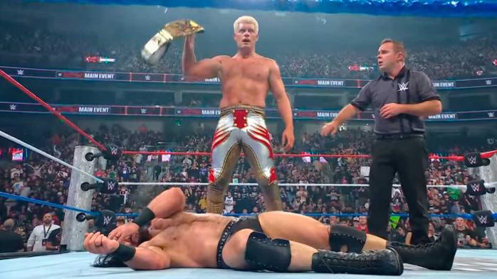 Cody Rhodes vence a Drew McIntyre en WWE Saturday Night's Main Event Cody Rhodes vence a Drew McIntyre en WWE Saturday Night's Main Event