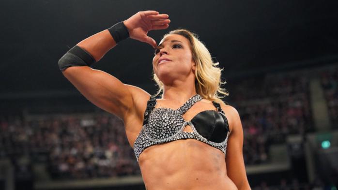 Zoey Stark comienza a ejercitarse tras su operación de rodilla