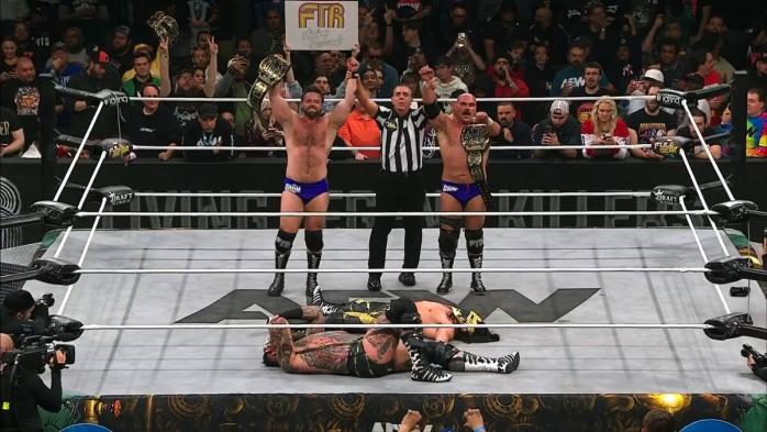 FTR conquista los Campeonatos Mundiales de Parejas en AEW Full Gear