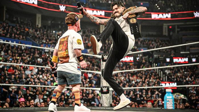 Dominik Mysterio se burla de John Cena en WWE Raw