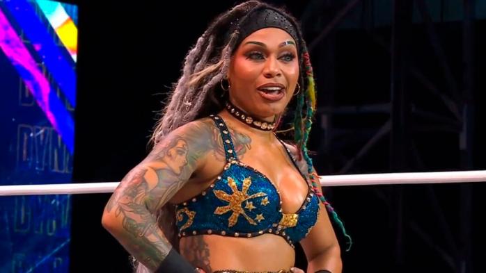AEW firma a Lacey Lane tras su combate por el Campeonato TBS