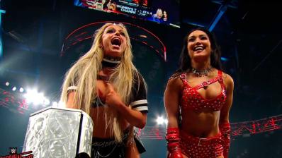 Liv Morgan y Roxanne Perez