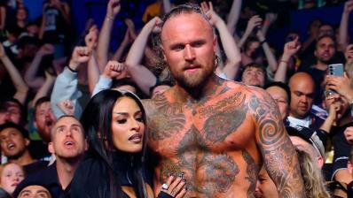 Zelina y Aleister Black