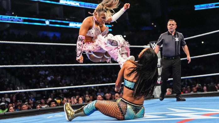 Tiffany Stratton vs. Kiana James