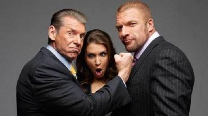 Vince McMahon vs. Triple H 