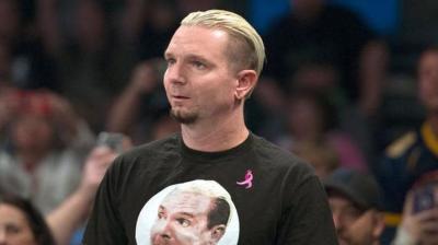 James Ellsworth no tendría un contrato con WWE