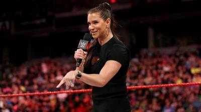 Stephanie McMahon: 'La misión de WWE es hacer sonreír a gente de todo el mundo'