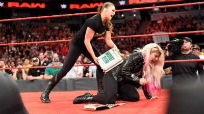 Alexa Bliss, sobre Ronda Rousey: 'Estoy muy impresionada con su mejoría en el ring'