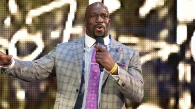 Titus O´Neil cree que los comentarios racistas de Hulk Hogan no fueron un error