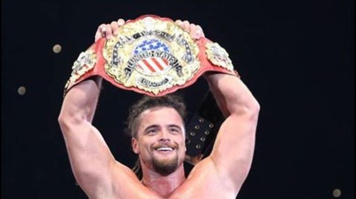 Juice Robinson explica las diferencias entre entrenar en el Performance Center y en el Dojo de NJPW