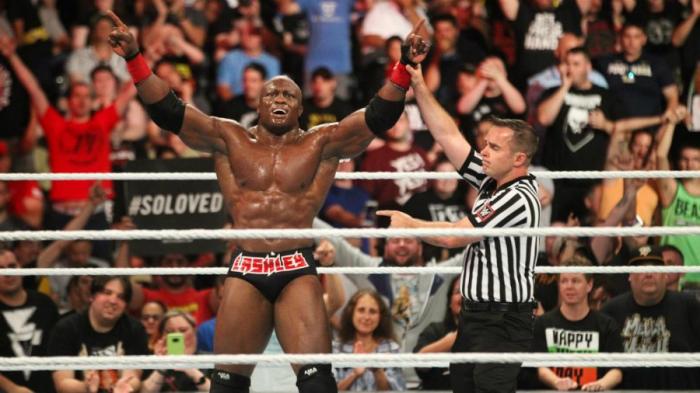 Bobby Lashley vence a Roman Reigns en WWE Extreme Rules 2018