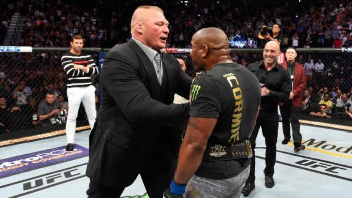 Jonathan Coachman, sobre el empujón de Brock Lesnar a Daniel Cormier: 'Fue real, no fue planeado'