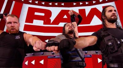 WWE Raw: The Shield celebra la victoria de Roman Reigns - Fans expulsados del Barclays Center