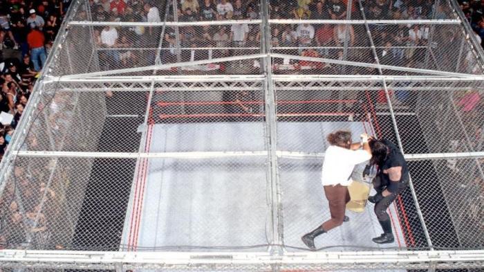 Mick Foley, sobre la caída desde la cima de la celda infernal: 'Me molestó que la gente solo me recordara por esto'