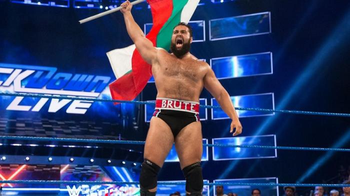 Se revela que el plan original de Rusev pasaba por ser un personaje de comedia