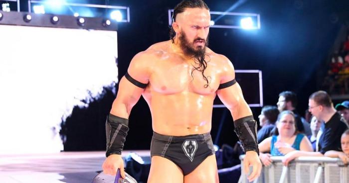 Triple H asegura no sentirse muy optimista sobre el regreso de Neville a WWE