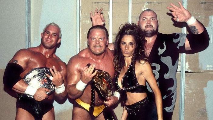 Shane Douglas: 'WWE está manchando el nombre de The Triple Threat'