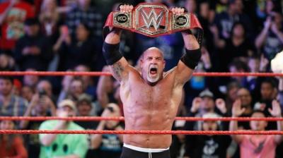 Goldberg: 'Si WWE no creyera que fuese algo positivo, Hulk Hogan no habría sido reinstaurado'