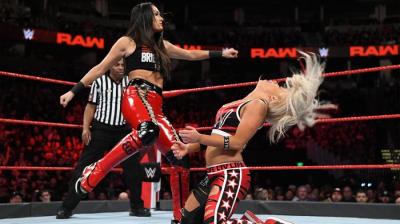 Brie Bella confirma la lesión de Liv Morgan en WWE Monday Night Raw