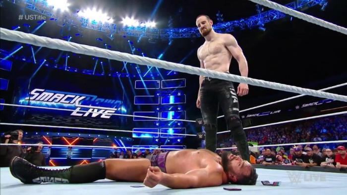 Aiden English traiciona a Rusev durante SmackDown Live