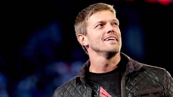 Edge recuerda su combate con Chris Benoit en un evento en vivo