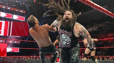 WWE noticias: Posible aparición de Bray Wyatt en TLC - Johnny Saint firma un nuevo contrato