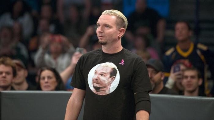 James Ellsworth es acusado de enviar fotos sexuales a una menor de edad