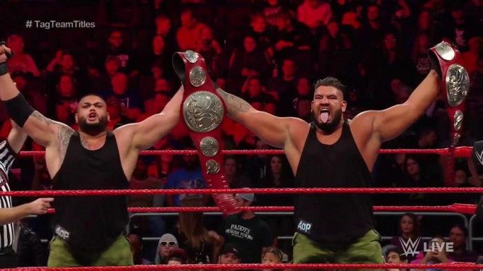 AoP retienen los Campeonatos en pareja durante Monday Night RAW