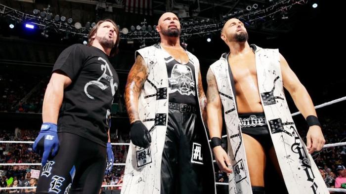 Actualización de los contratos de AJ Styles, Luke Gallows y Karl Anderson con WWE