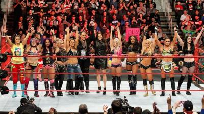 Los campeonatos por parejas femeninos podrían abarcar Raw y SmackDown Live