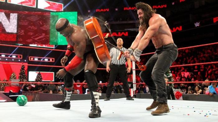 Elias derrota a Bobby Lashley en un 34th Street Fight celebrado en Raw