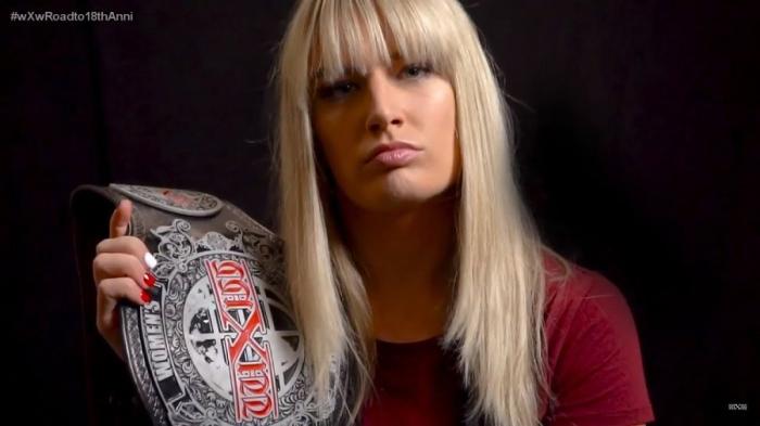 Toni Storm: 'Me gustaría luchar contra Becky Lynch'