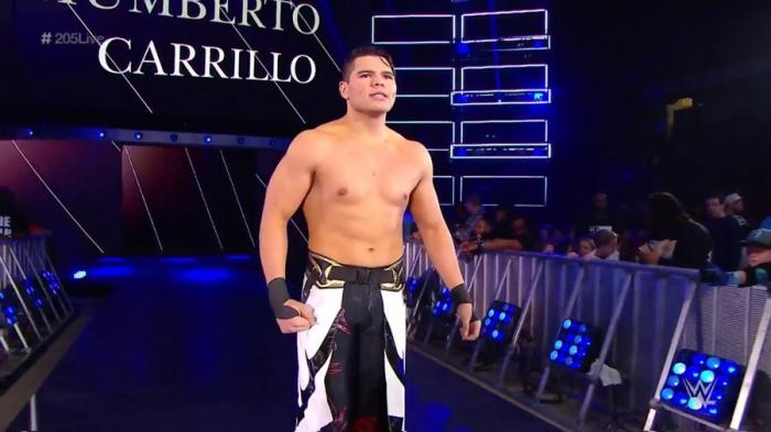 Humberto Carrillo hace su debut en 205 Live