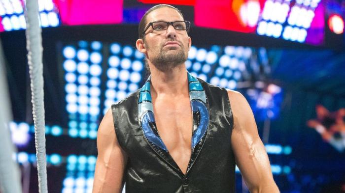 Adam Rose presenta un cambio físico a través de redes sociales.