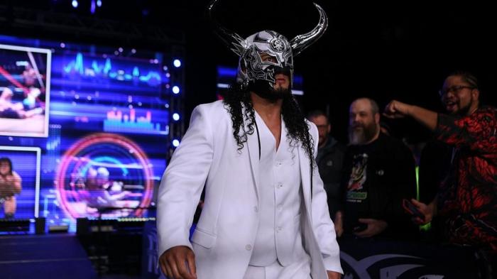 Andrade advirtió a Rush sobre la realidad en WWE antes de su firma con ROH