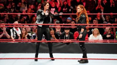 WWE podría estar planeando un combate entre Becky Lynch y Stephanie McMahon para SummerSlam