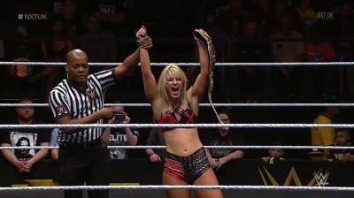 Toni Storm retiene el Campeonato femenino de NXT UK ante Rhea Ripley